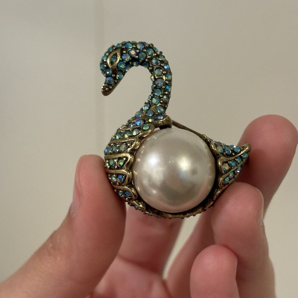 Vintage HEIDI DAUS Swan Brooch Rhinestone Blue AB Crystal Glass Pearl